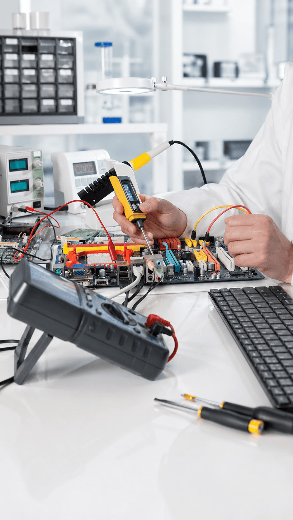 Personal especializado de servicio técnico Meyko